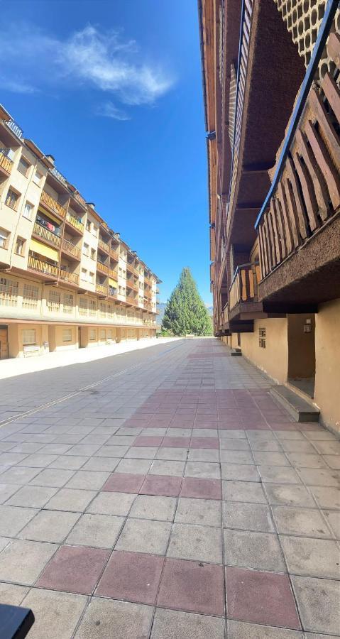 Appartement De Vacances Puigcerda Bagian luar foto