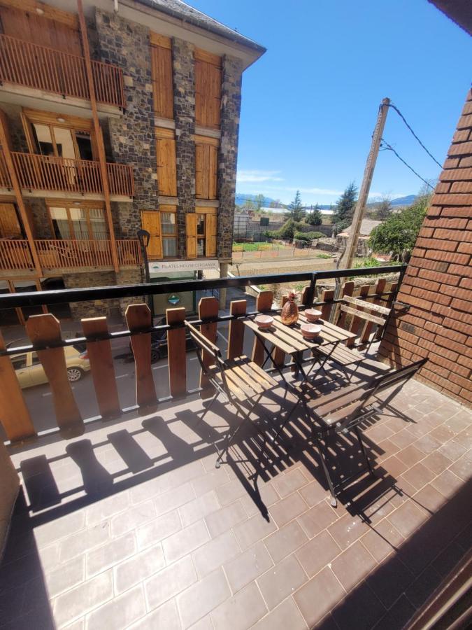 Appartement De Vacances Puigcerda Bagian luar foto